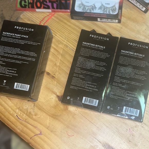 PROFUSION Rituals Water-Activated Liner Duo + PARANORMAL FACE PAINT STACK - Picture 2 of 11